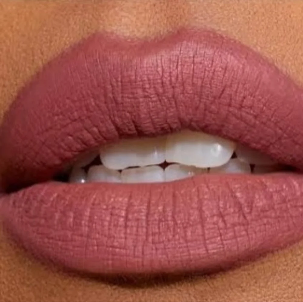 HUDA BEAUTY Girls Trip Lipstick - Cool Toned Soft Natural Pink